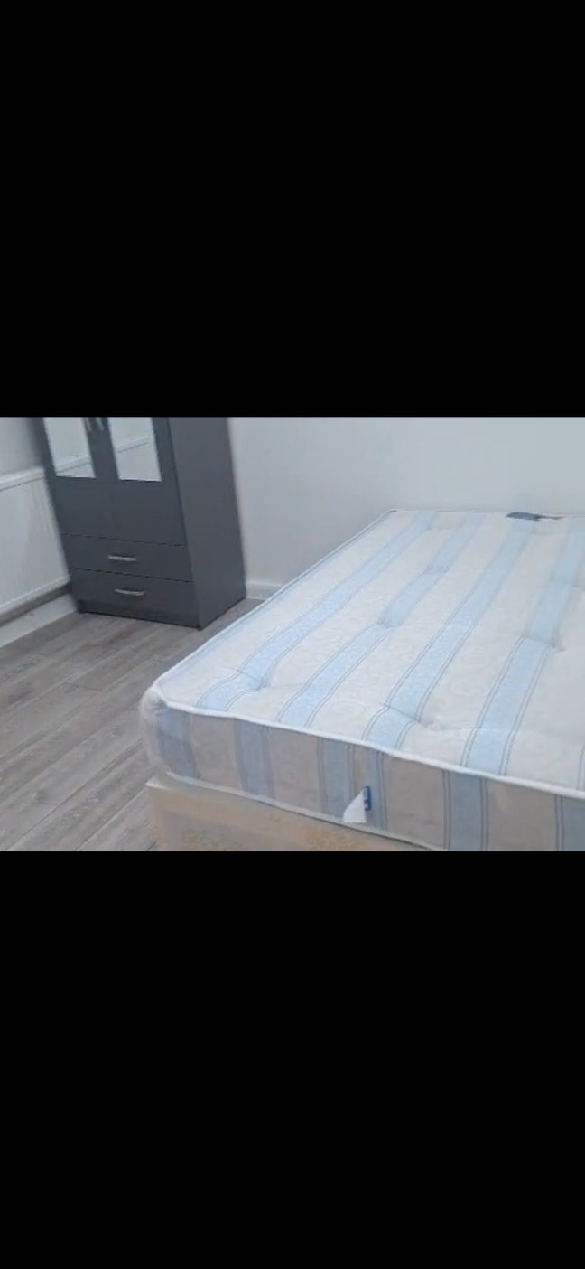 A double bedroom to rent  Main Photo