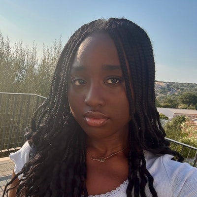 Professional Female seeks a double room Main Photo