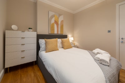 Room 1 in a Shared Flat, Sydney Place, SW7 Main Photo