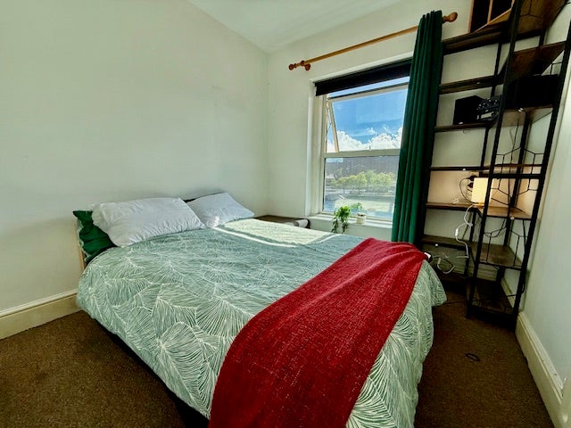 Beautiful room on the harbourside BS8 Main Photo