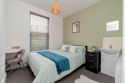Lovely Double Room in Friendly House -Elm Grove Rd Main Photo