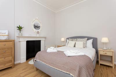 Super 6 beds house - Fulham / Parsons green Main Photo