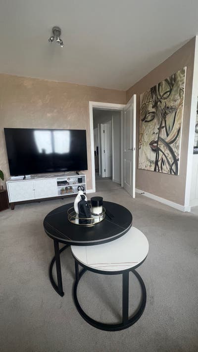 En-suite Double bedroom & Flat all to yourself  Main Photo