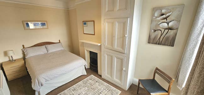 Pleasant double room 4 mins walk BAE available now Main Photo