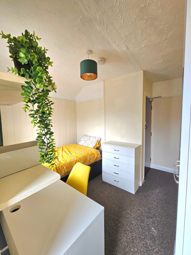 Double room to rent  Main Photo