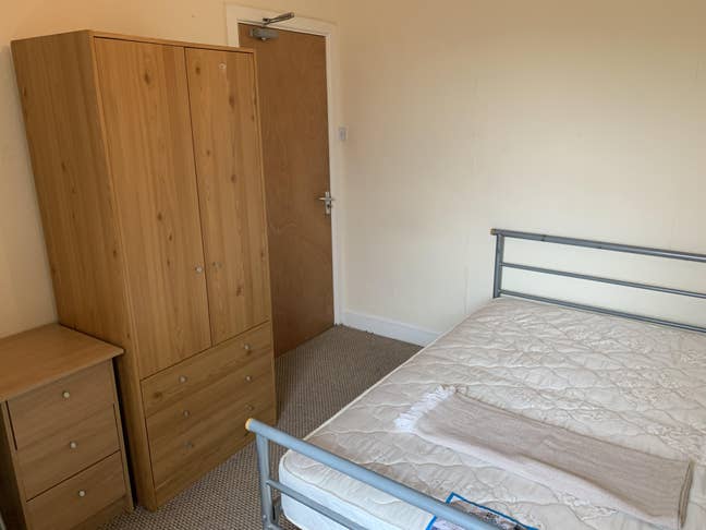 1 All-inclusive Double Room near Swansea centre Main Photo