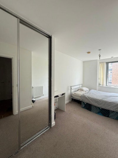 Spacious Double Room available near Canary wharf Main Photo