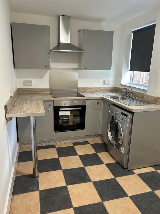 Beautiful Renovated One Bed Flat Now Available  Main Photo