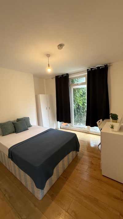 Cheap Double Access to Garden-5'to Kilburn  Main Photo