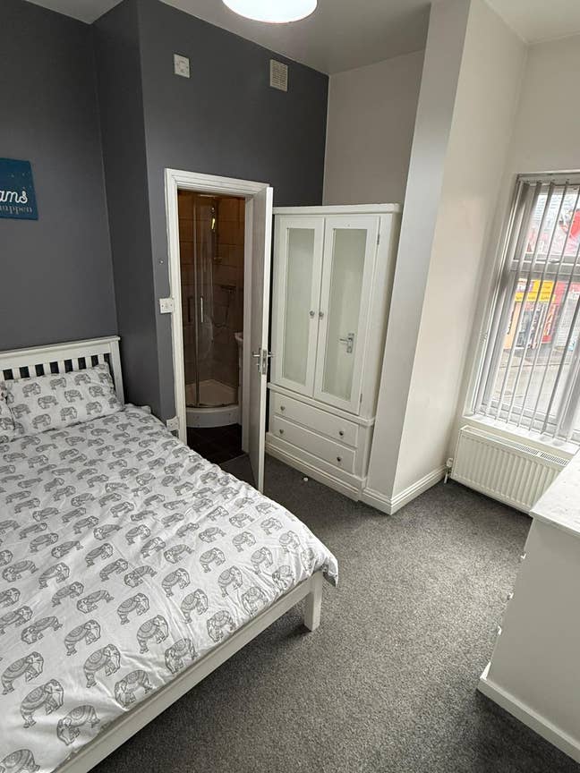✨Widnes - Luxury Double Room & Ensuite Room ✨  Main Photo