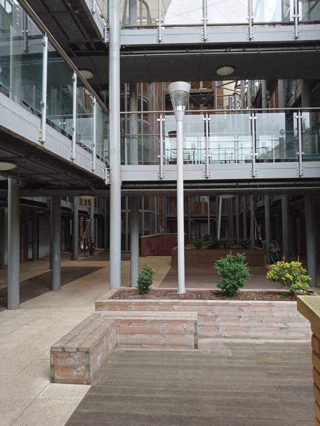 Central 2 bedroom Apartment Main Photo