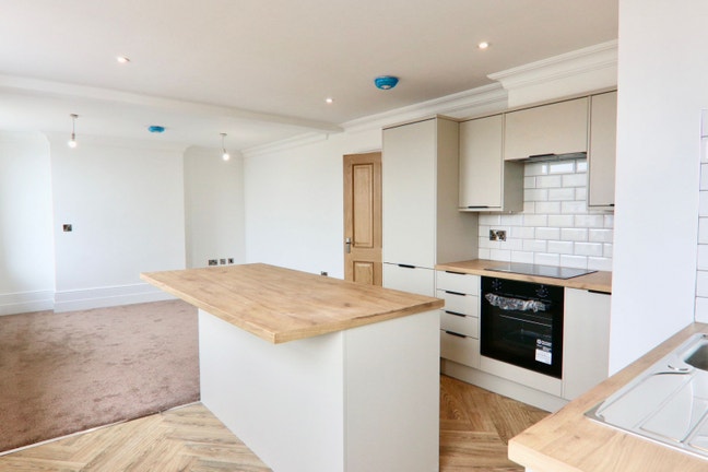 Luxury Top Floor, 2-Bedroom Flat in City Centre Main Photo