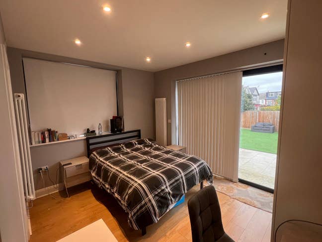 Single Ensuite Room 3 Bed Flat/Italian Household Main Photo