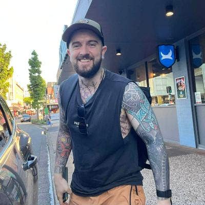 Professional Male seeks a double room Main Photo