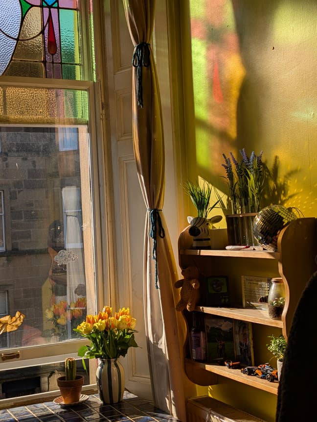 Cosy room available in Marchmont Main Photo