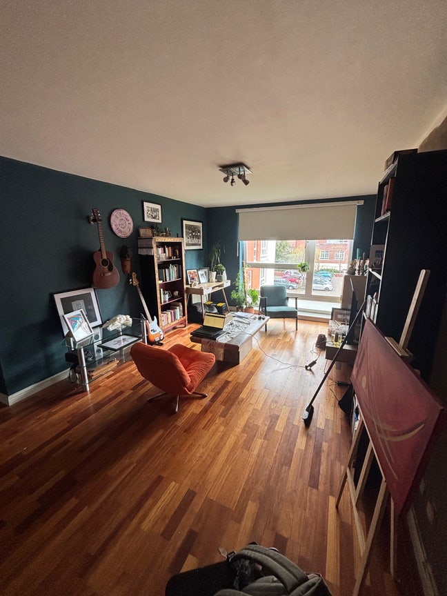 Modern Double Room in Dennistoun  Main Photo