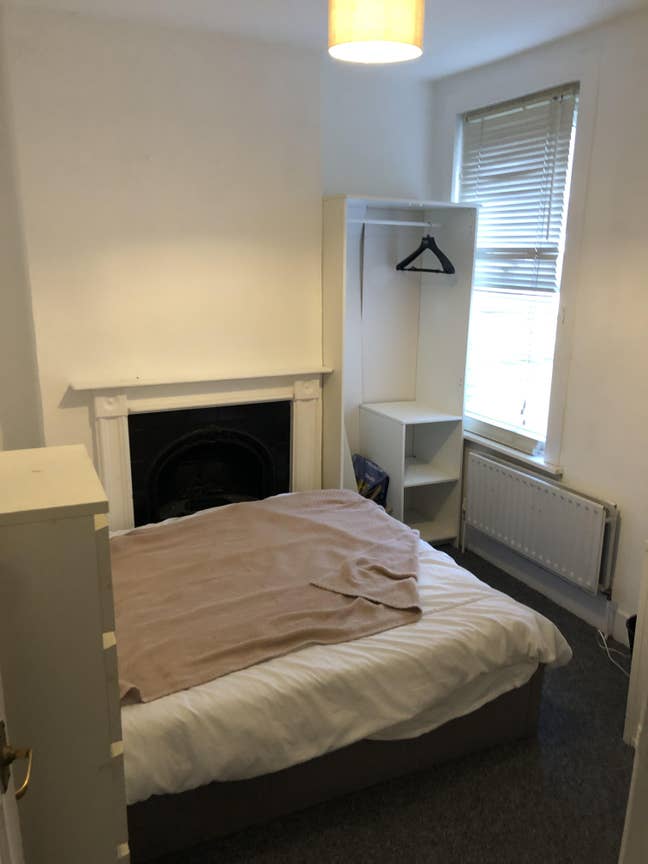 Bills inc. Room In LGBT House- Greenwich/Charlton Main Photo