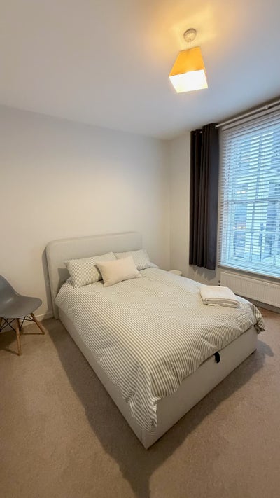 Double room in an exceptional location (furnished) Main Photo