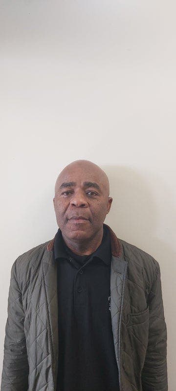 Professional Male seeks a double room Main Photo