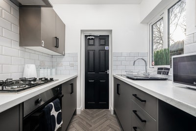 Brand New Rooms Smack Bang in the Town Centre 👀 Main Photo