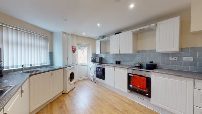 1 Double Room Available in L9! - READY 21/05/26! Main Photo