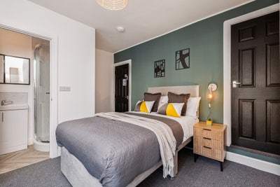 Brand New Rooms Smack Bang in the Town Centre 👀 Main Photo