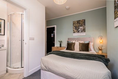 Brand New Rooms Smack Bang in the Town Centre 👀 Main Photo
