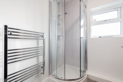 Brand New Rooms Smack Bang in the Town Centre 👀 Main Photo