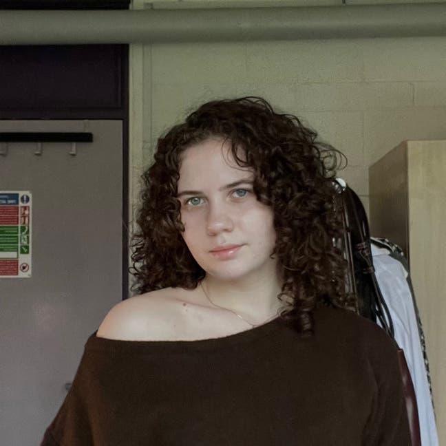 I am looking for a room to share in a house w... Main Photo