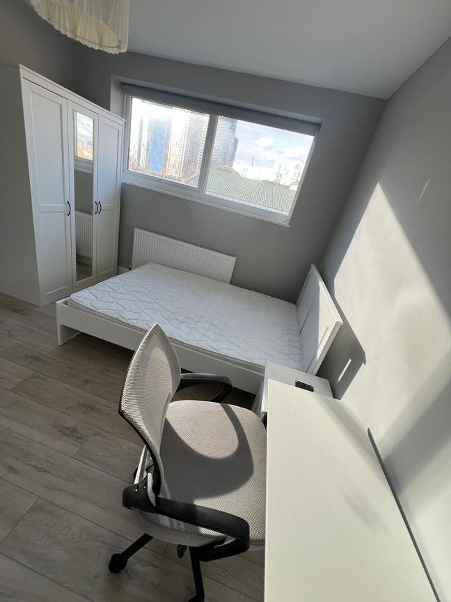  1 Spacious Ensuite in Canary Wharf Now !  Main Photo