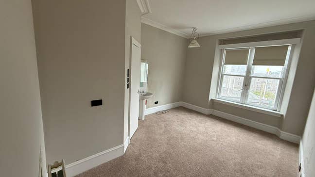 Fully Furnished Rooms to Rent AB10! Main Photo