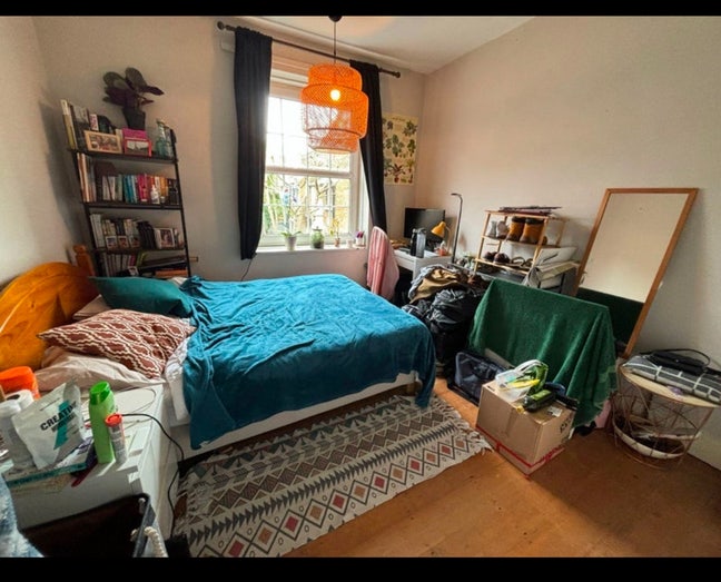 Huge double room in Vauxhall available May Main Photo
