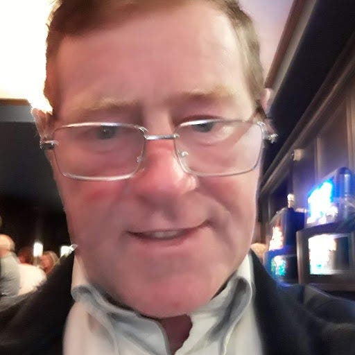 Professional Male seeks a single or double room Main Photo