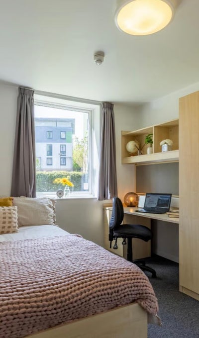 One bedroom in student accommodation  Main Photo