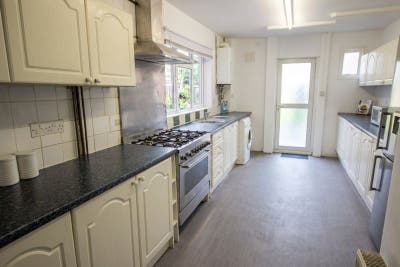 Spacious Double Room in Central Reading Main Photo
