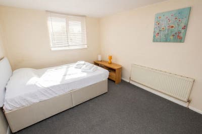 Spacious Double Room in Central Reading Main Photo