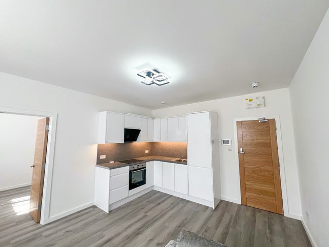 Modern One Bedroom Flat Available Main Photo