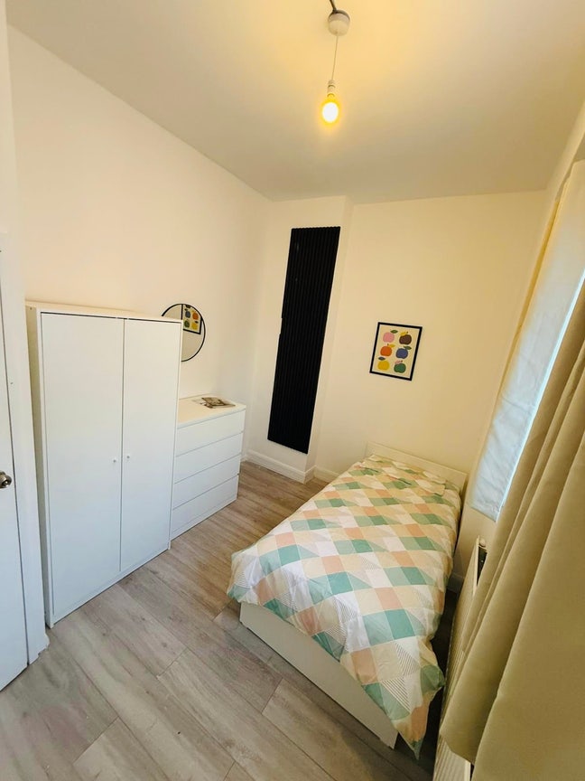 Lovely Single room in Shepherds bush Main Photo