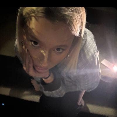 I’m 19 looking for a room to rent out or fl... Main Photo