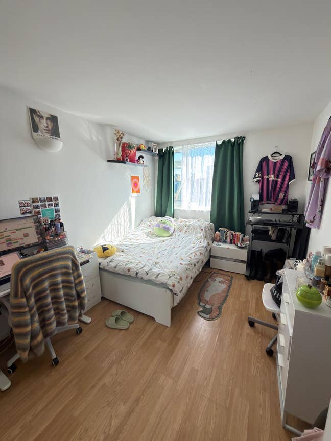 Spacious well-lit double room with massive balcony Main Photo