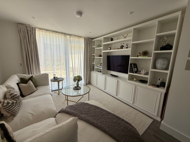 Quiet 1 Bed Flat with Beautiful Patio Main Photo