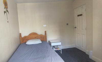 Single room for one person Main Photo