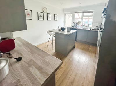 2 Double Rooms to Rent Shadwell Road Northend Main Photo