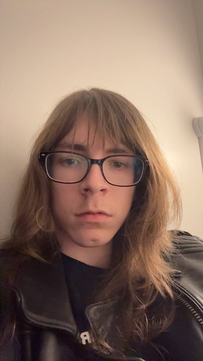 Looking for some chill people, I’m quiet so... Main Photo