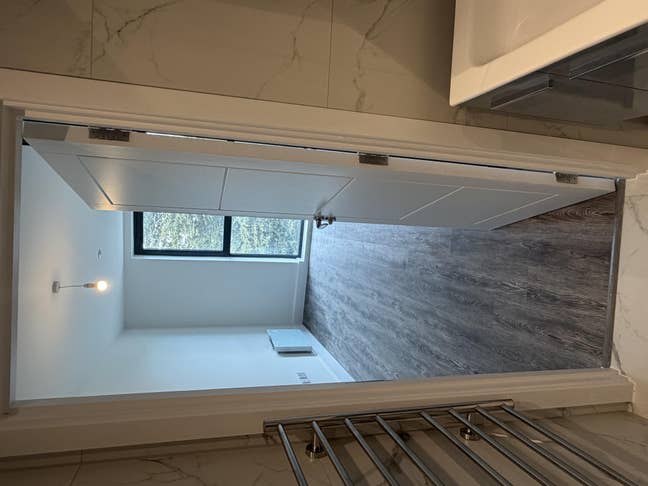 En-suite room available in a 2bed room flat Main Photo