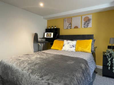 Zero deposit for 2 Double Room for professionals  Main Photo