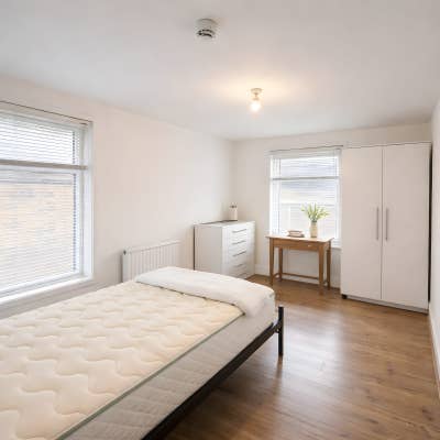 Startford cosy  room to rent - (E7 9HR) Main Photo