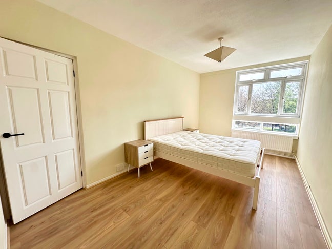 *** 2/3 Bedroom Flat to Rent In Hoxton E2*** Main Photo