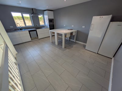 En-Suite Bedroom All Bills Included  Main Photo