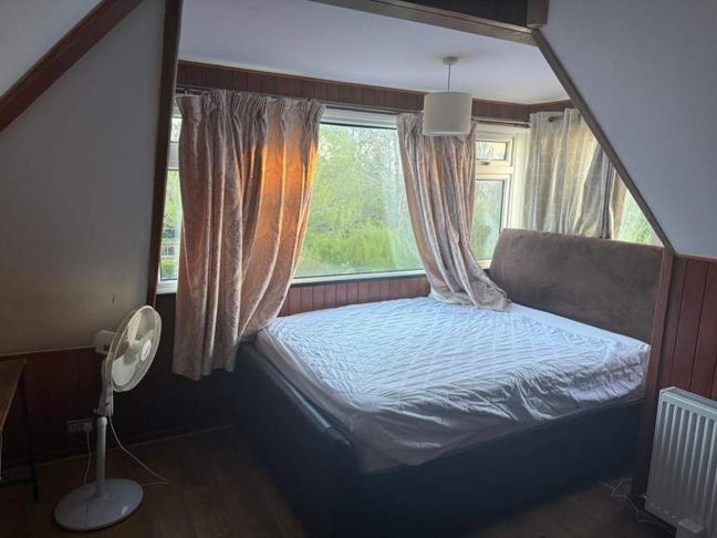 Bright & Spacious Double Room for Rent- KT3 Main Photo